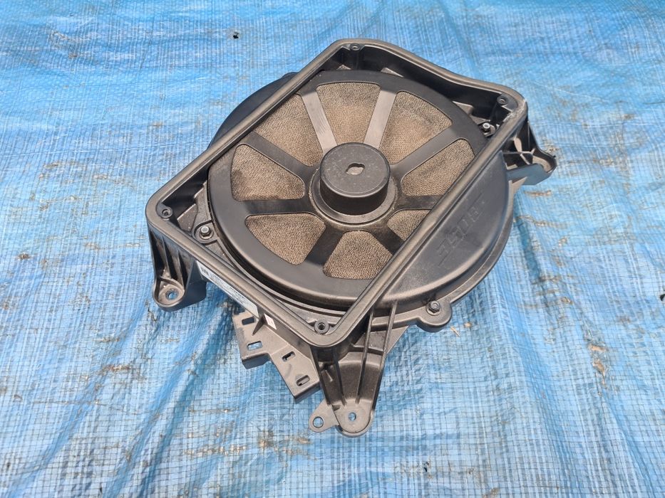 SUBWOOFER głośnik tył AUDI A6 C7 SEDAN oryginał bose