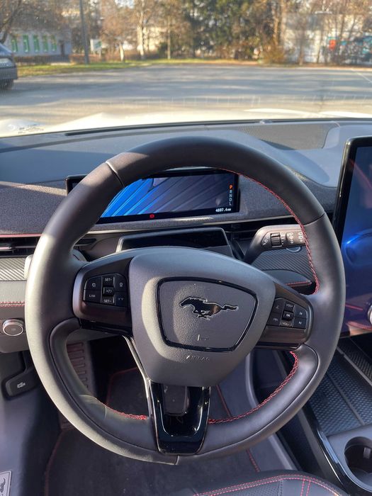 Електромобіль Mustang mach-e