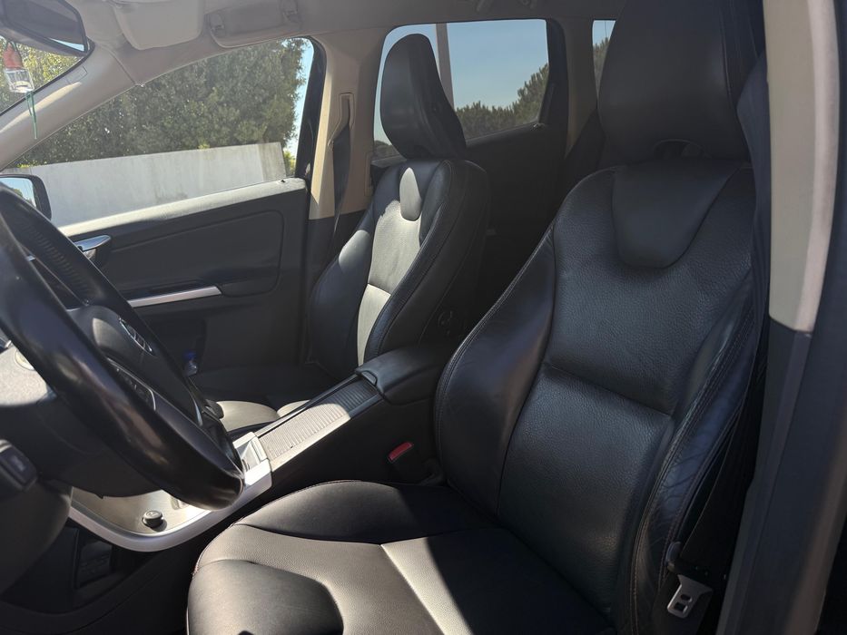 Volvo XC60 D5  Nacional