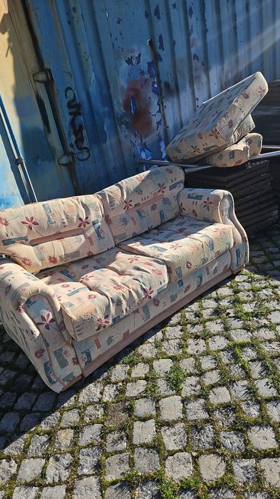 sofá 2 pessoas de parede