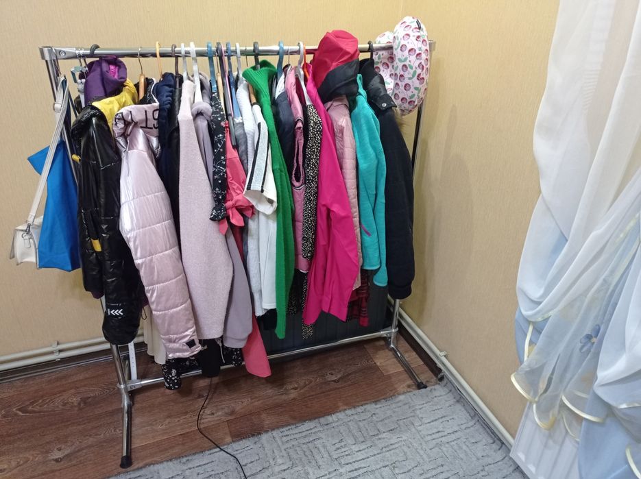 Вішалка для одягу,Стійка для одягу,Вешалка для одежды.