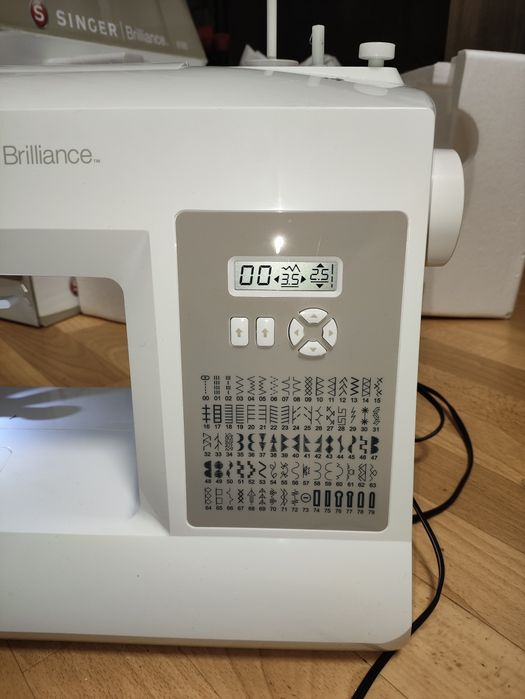 Швейна машинка Singer Brilliance 6180 (електронна)