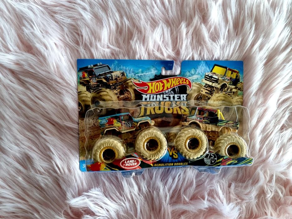 Nowe Hot Wheels Monster Trucks Land Rover Vs Unimog