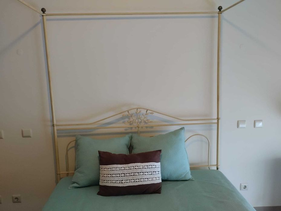 Estrutura de Cama em Ferro com Dossel - (Maggion)