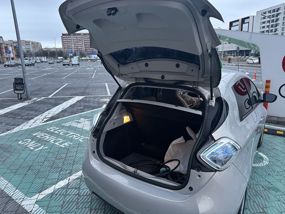 Продам рено zoe