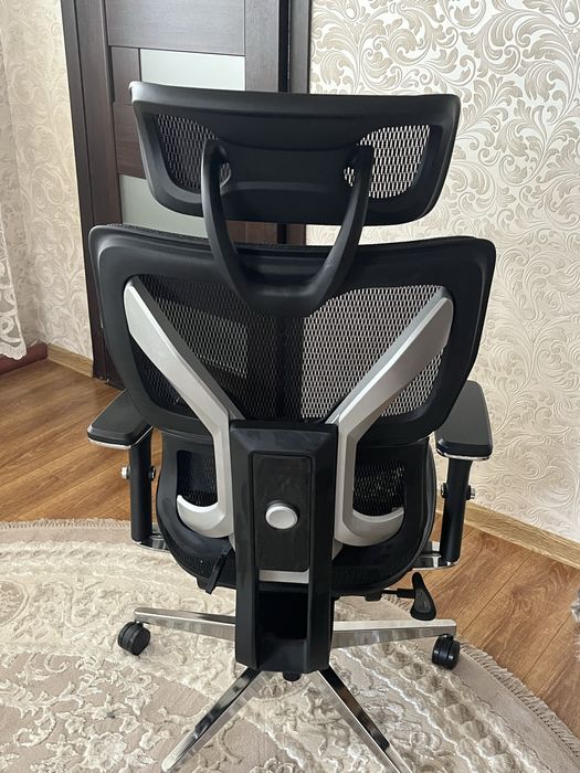 Офісне крісло Richman Perfomance, максимальний комфорт для спини.