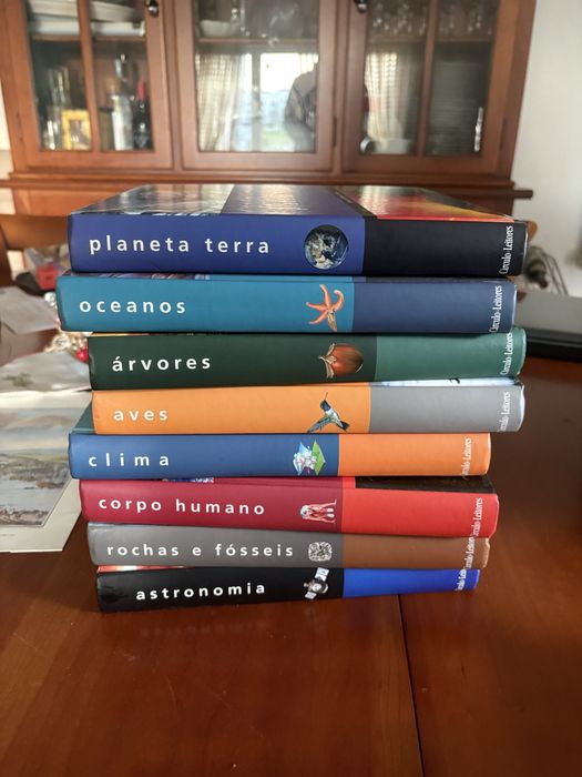 Livros/ enciclopédia para criancas