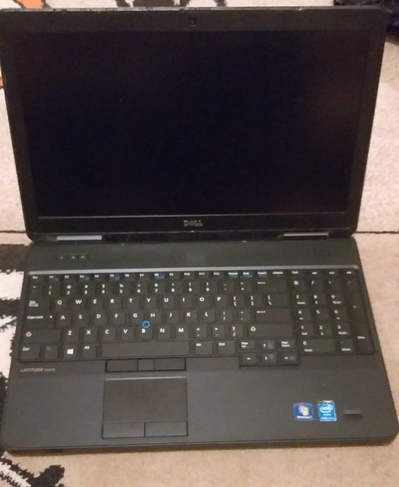 Laptop Dell uszkodzony