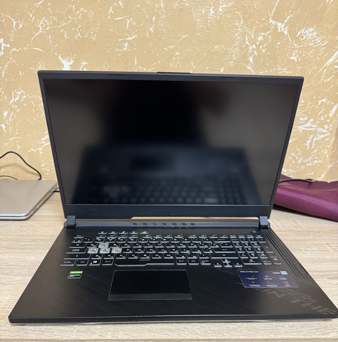 Продам ноутбук ASUS ROG Strix G17 G712LU-EV013