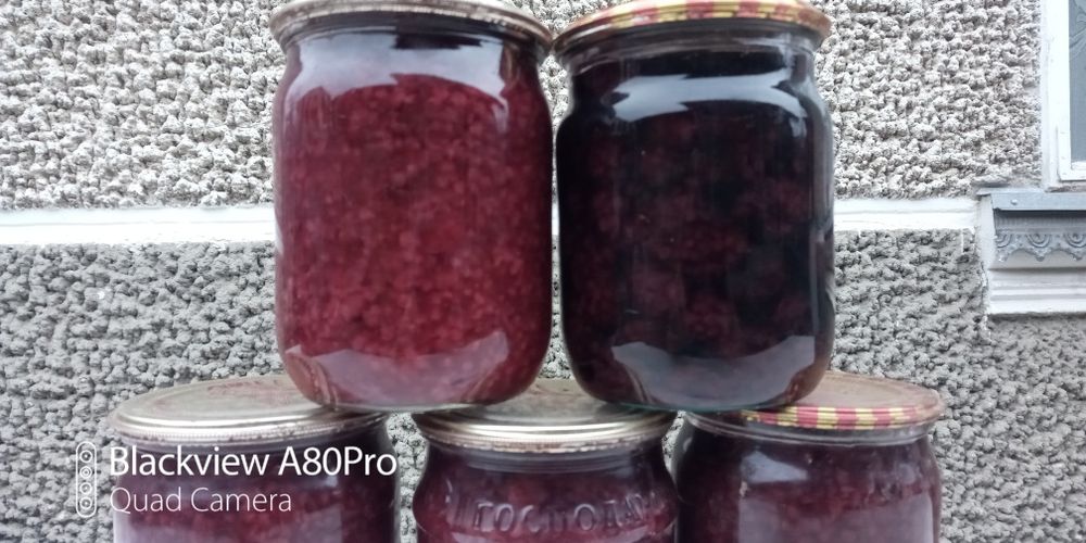 Малина, ожина, слива в своєму соку для тістечок, штруделів і тортів