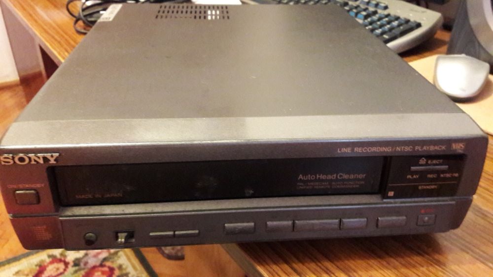 Продам відеомагнітофон "SONY" VHS SLV-P116EE (виробництво - Японія).