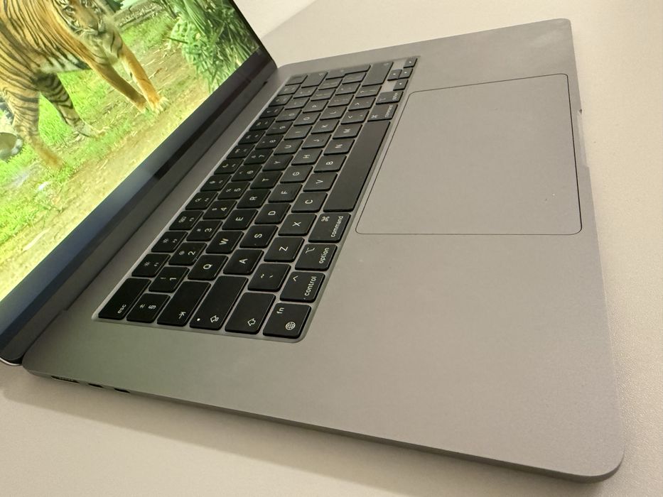 MacBook air 15 m3 16/256 idealny stan