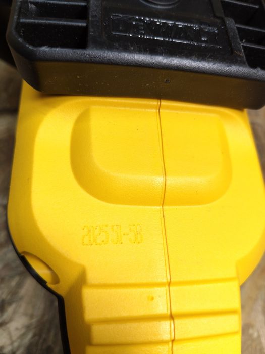 DeWalt nożyce do żywopłotu DCMHT562