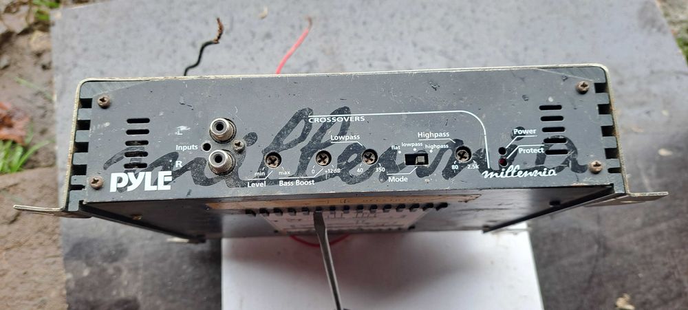 Підсилювач звуку для авто 300W