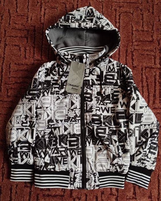 Демісезона курточка для хлопчика. Нова.