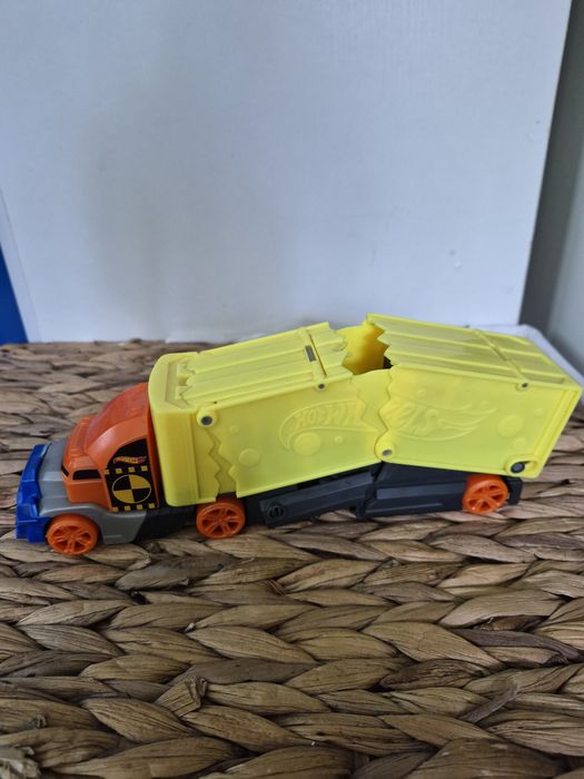 Грузовик Hot Wheels