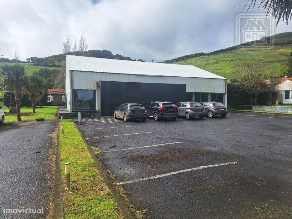 VENDA de Edifício - Comércio - Ginásio com amplo terreno - Ribeirin...