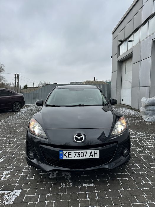 Продам свою автівку Мазда 3 Хетчбек 2012