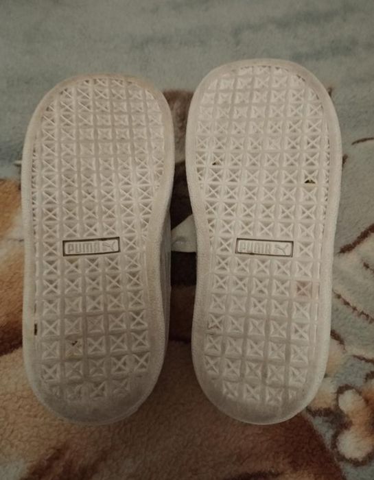 Белые лаковые кроссовки на девочку   4-5 лет puma basket