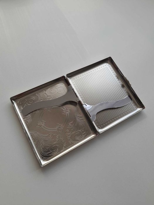 Elegancka papierośnica metalowa
