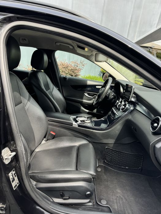 Mercedes 220 Bluetech station