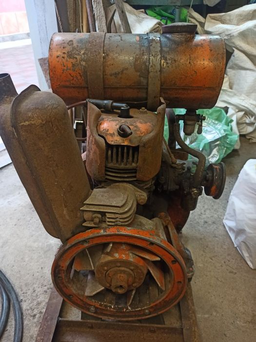 Двигатель бензиновый