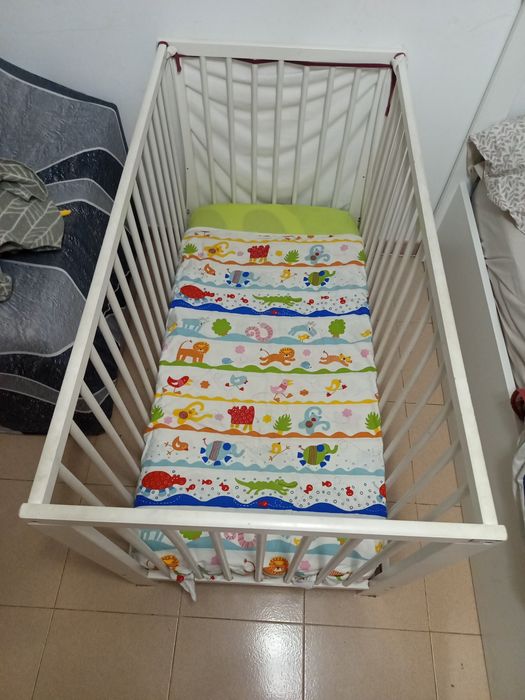 Cama de bebe usada