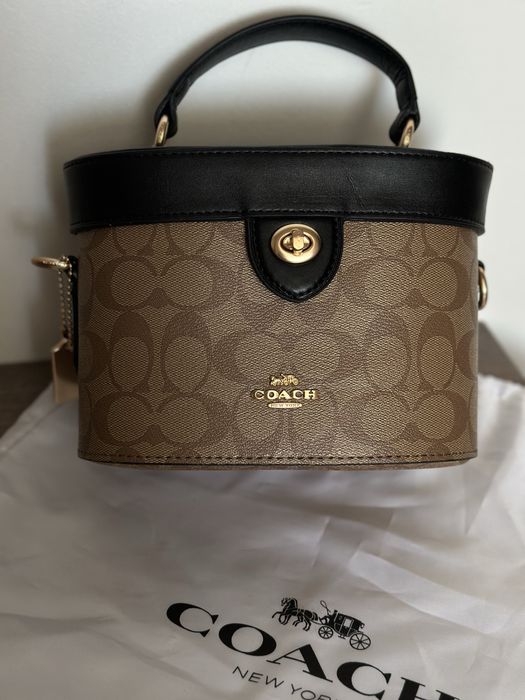 Трендова сумочка Coach