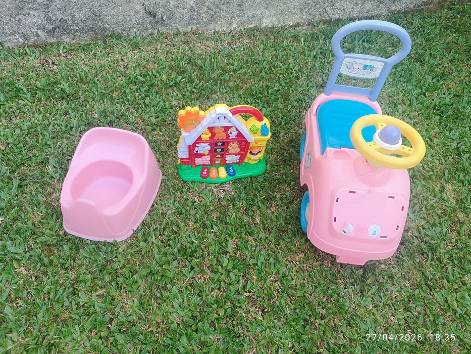 Vários brinquedos