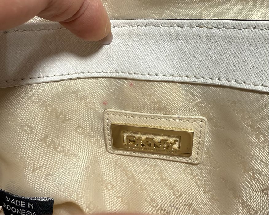 Стильна шкіряна (Saffiano) сумка DKNY через плече (крос-боді)