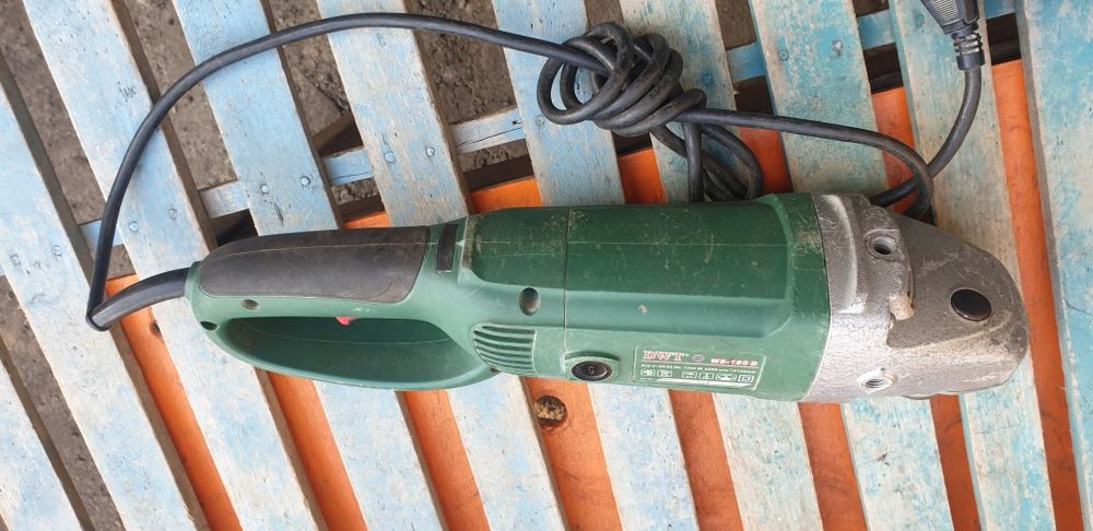 Продам болгарку "DWT" 180 круг,1300 watt