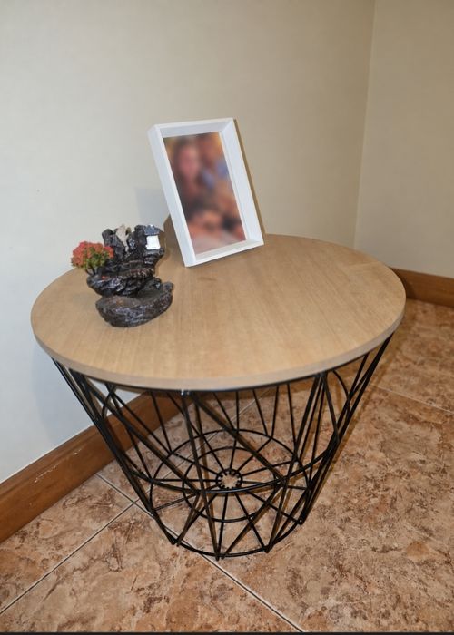 Mesa de apoio com arrumação