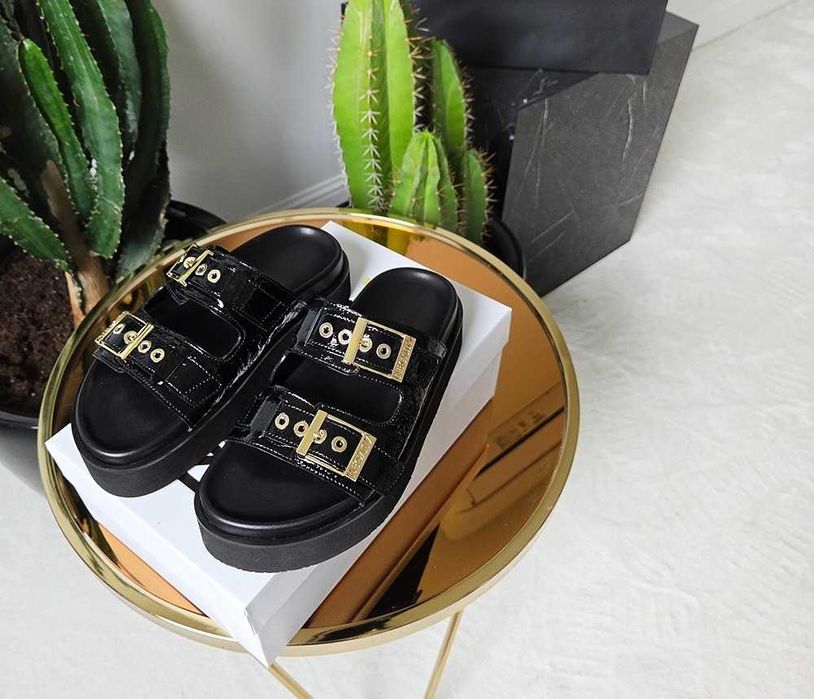 NEGATIV-Klapki Premium,skóra,logowane klamry, rozm.36