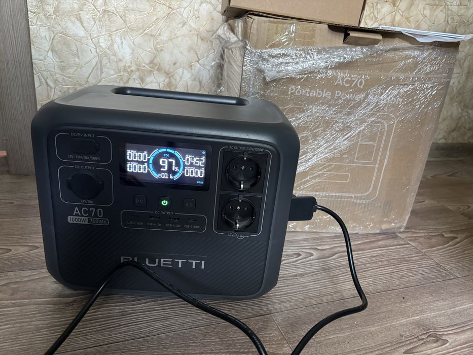Зарядна станція Bluetti AC70, 768Wh, 1000W(max 2000W) LiFePO4