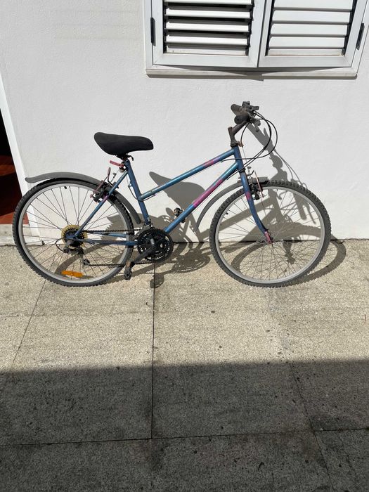 bicicleta VTC femea adulto