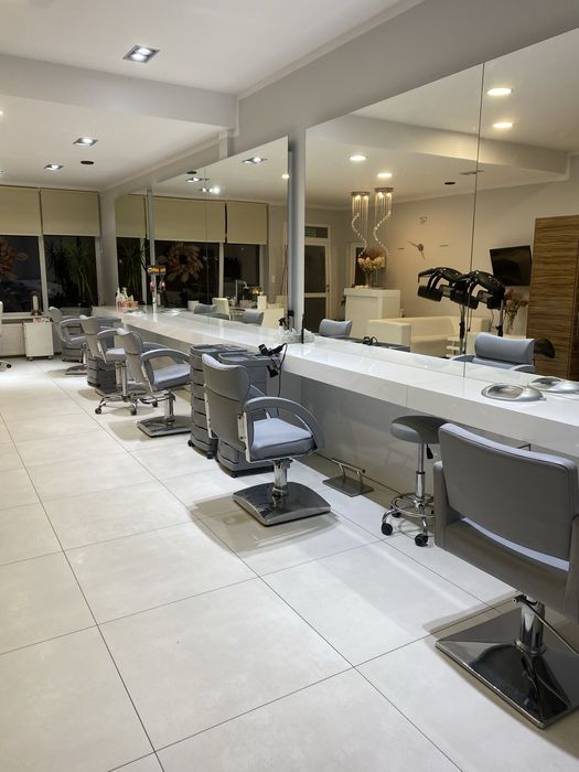 Wynajme stanowisko fryzjerskie