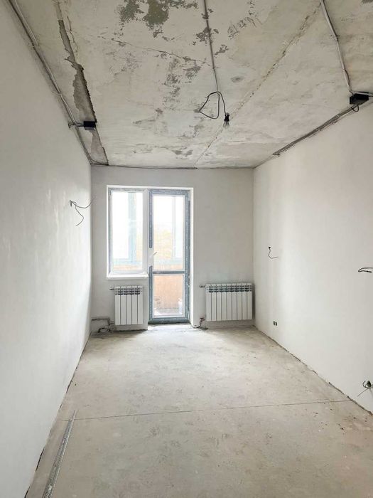 Трикімнатна з частковим ремонтом Ювілейний