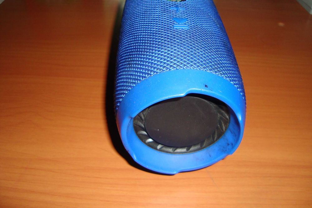 Продам колонку JBL