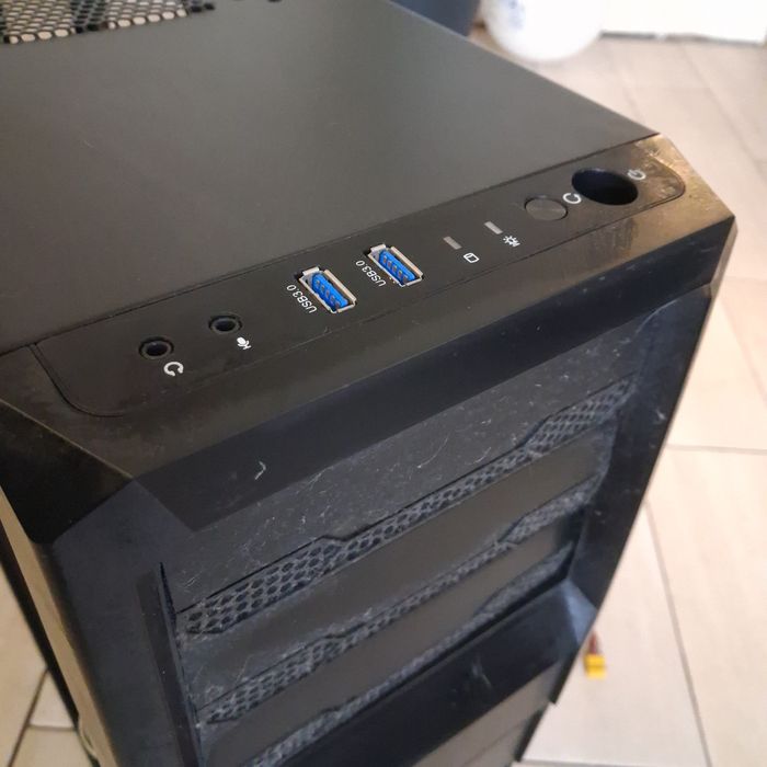 Корпус системного блоку. Xigmatek + один вентилятор  в корпусі