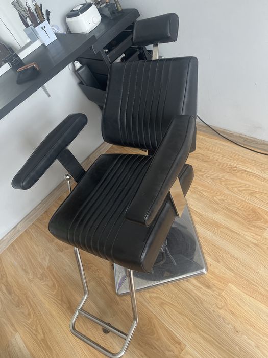Fotel Barberski stan BDB