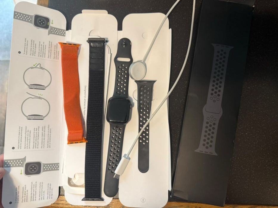 Apple Watch Nike SE GPS + Cellular (LTE) 40 mm 2020  + 3 paski + ładowarka + pudełko