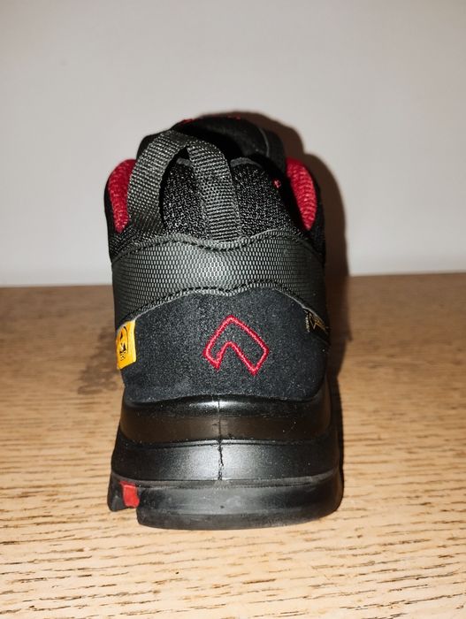 ТЕРМІНОВО! Продам кросівки HAIX Black Eagle Safety 40 Low Black/Red