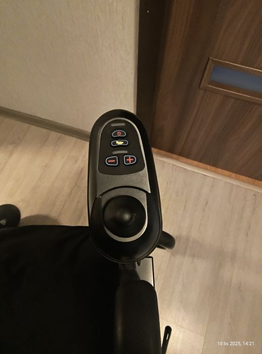 Wózek inwalidzki elektryczny