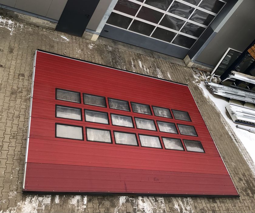 Brama 630 x 440 elektryczna panelowa segmentowa garażowa przemysłowa