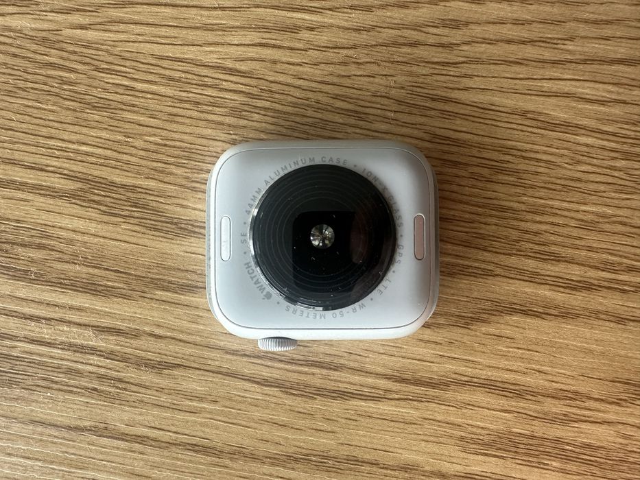 Apple Watch SE2, 81% baterii