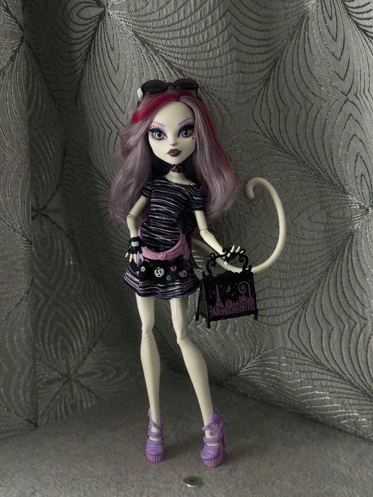 Monster High ляльки монстер хай Catrine Demew Scaris Катрін Демяу Скариж Creeproduction Rochelle Рошель Гойл Репродукція
