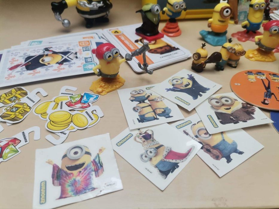 Duży zestaw Minionki dla kolekcjonera figurki, karty,tatuaże itd