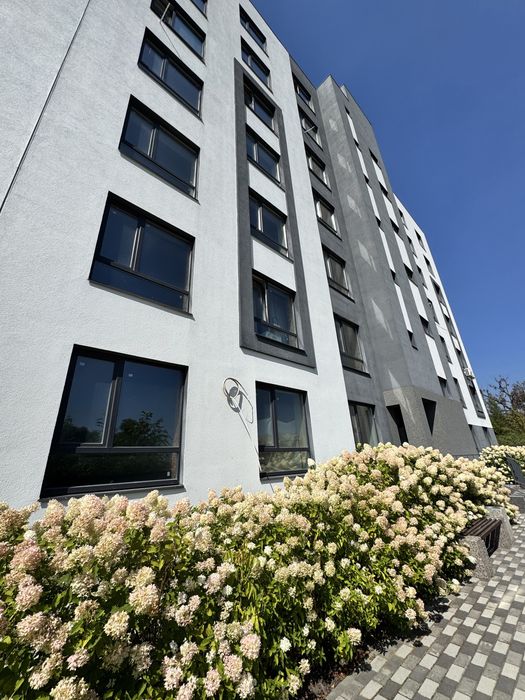 Продам НАЙДЕШВУ СТУДІЮ НА ГАЗУ !!! 26,5 м2 з великими панорамними вікнами !Власна набережна .ДЕРЖПРОГРАМИ ! Без комісіі для покупця .