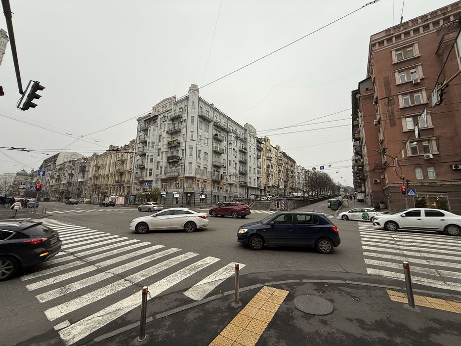 КИЇВ/Саксаганського 29. Продаж 3-кімнатної квартири 125м2/з меблями