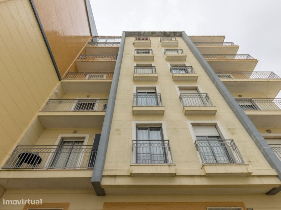 Apartamento - T2 - Torre da Marinha